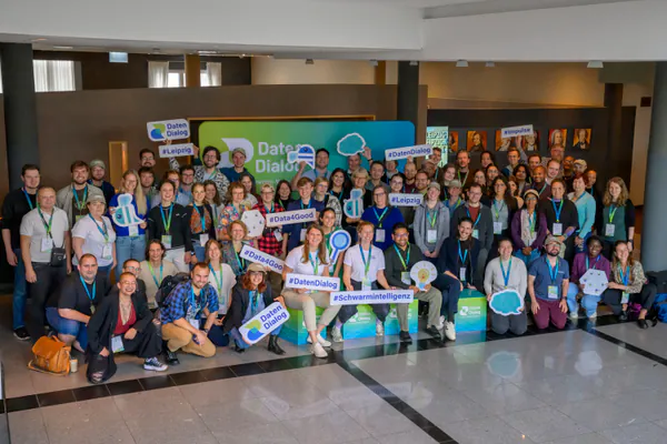 Ein Gruppenfoto der Teilnehmenden des DatenDialogs