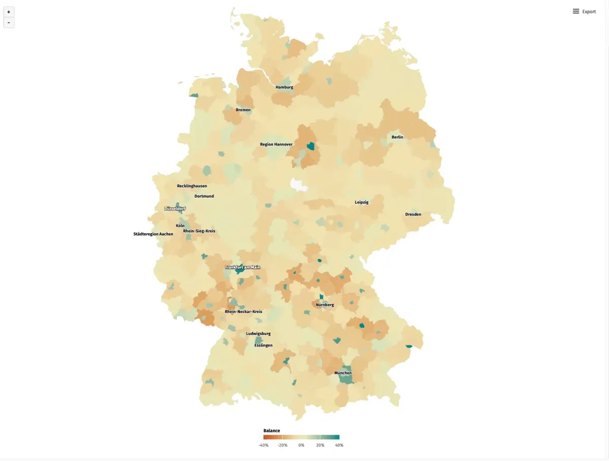 Screenshot of a map of Germany from the interactive dashboard from CorrelAidX Bremen. It shows Germany and its districts. Districts are colored in with colors ranging from red to green. It is not clear what the variable is that is displayed