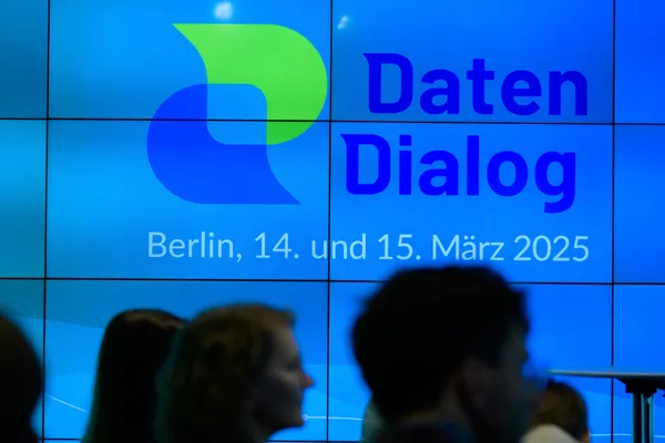 A group photo of the attendees of the Datendialog